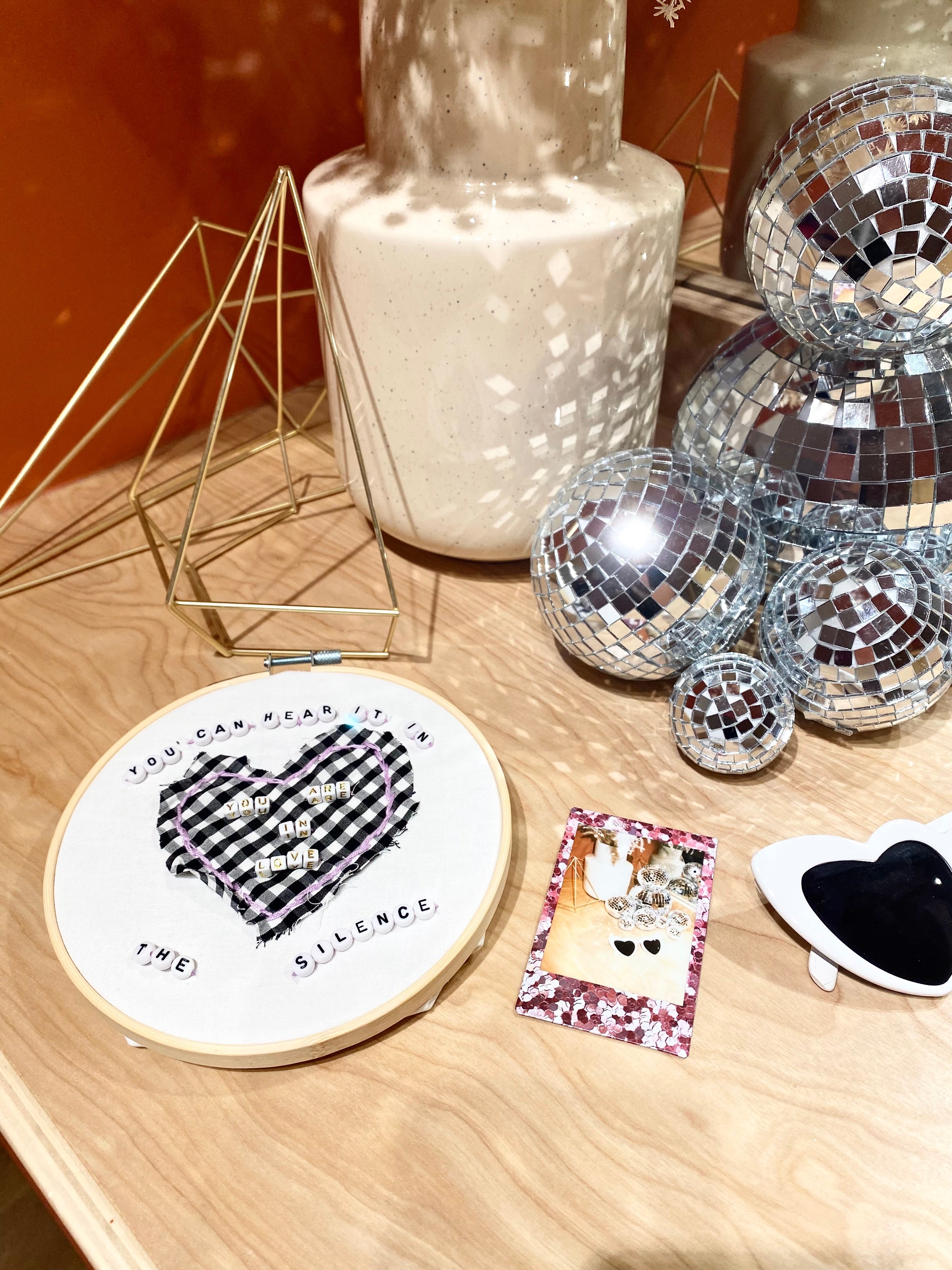 September 28 | Taylor Swift Art Night & Pop Up